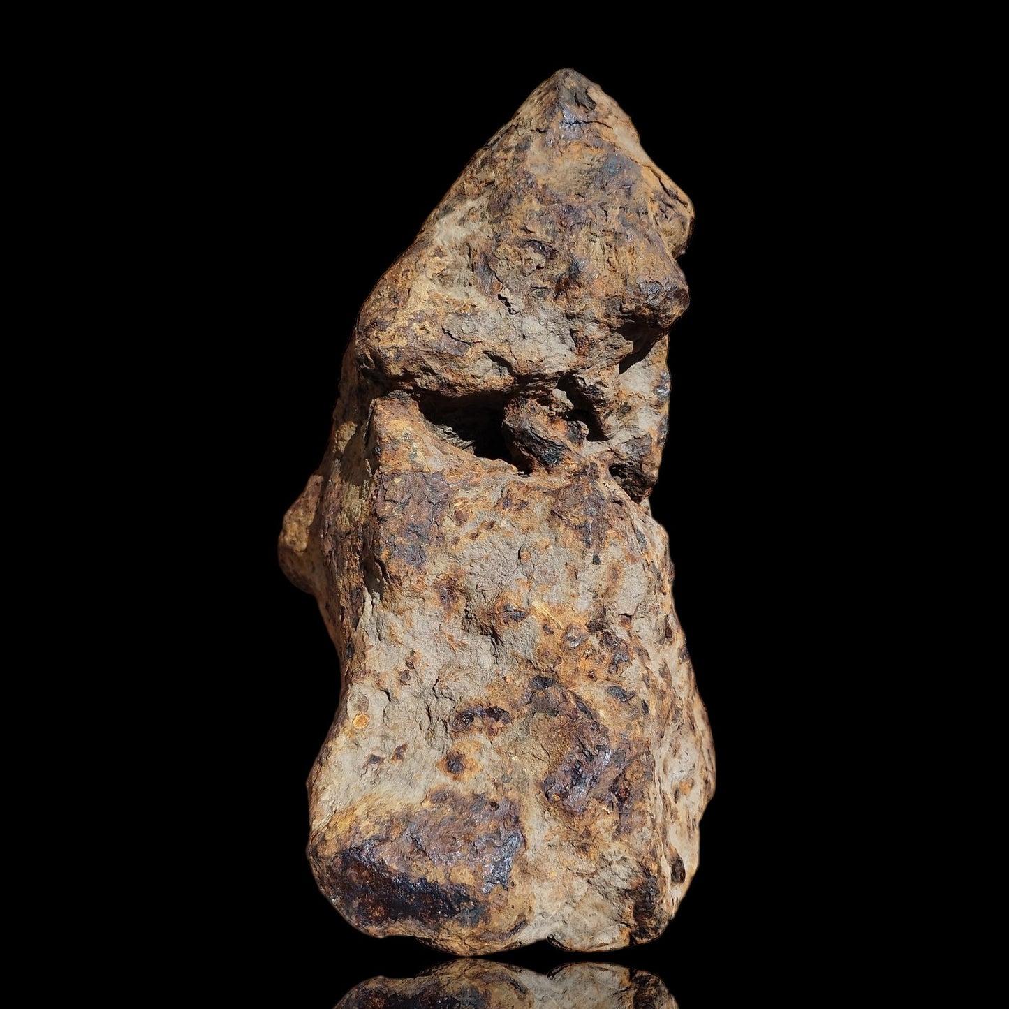 XXL Meteorito metálico CAMPO DEL CIELO (Argentina, 4500 años). 28 Kg.