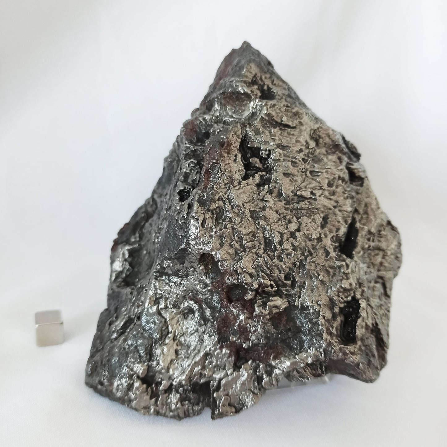 Meteorito metálico NANTAN (China, 1516) 3390 g. MUSEO.